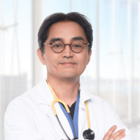 Portrait image of Dr. Back Kim